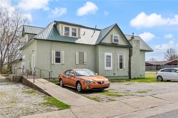 Springdale, AR 72764,902 Caudle Ave