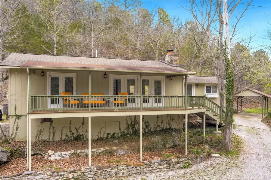 640 Mill Hollow Rd, Eureka Springs, AR 72632