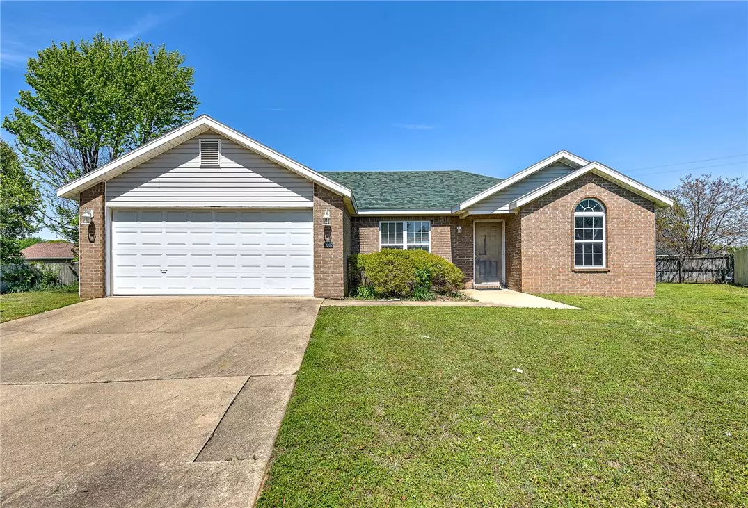 Bentonville, AR 72712,902 SW Hopi Cir