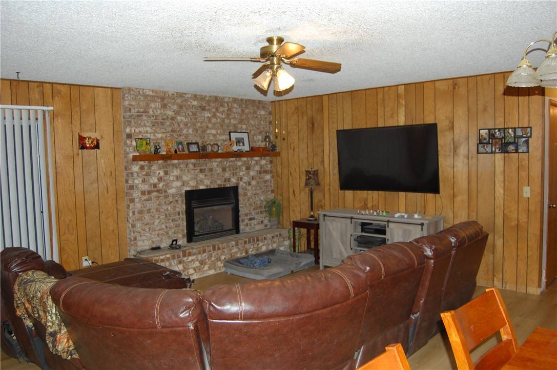 Springdale, AR 72762,1600 Greenbriar St