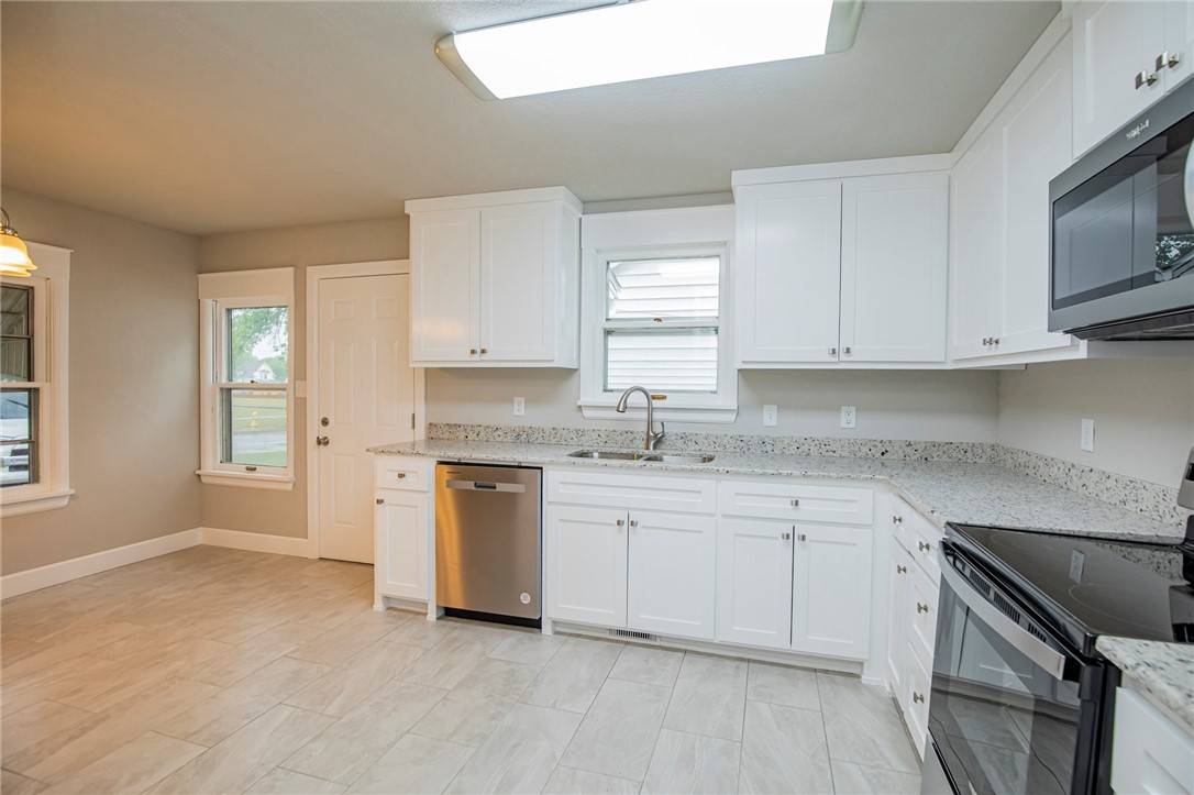 823 Wright St, Siloam Springs, AR 72761