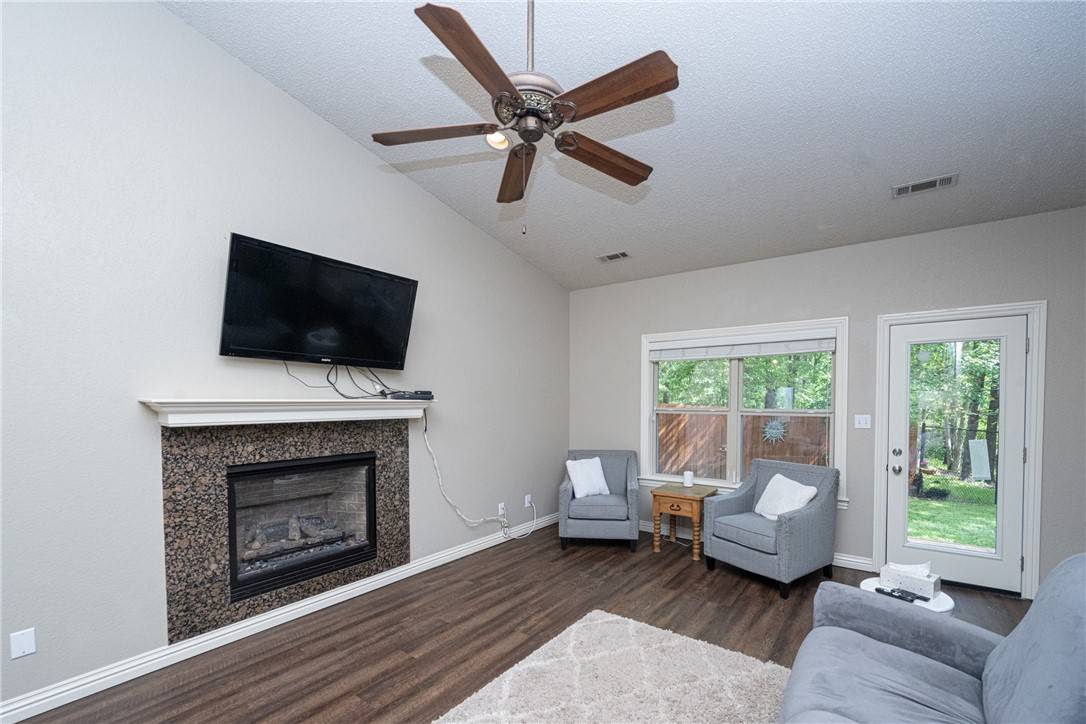 Bella Vista, AR 72715,2 Dunsford Dr