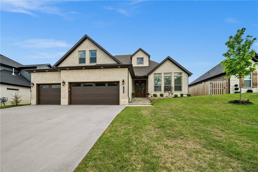 1900 NE Chaucer St, Bentonville, AR 72712