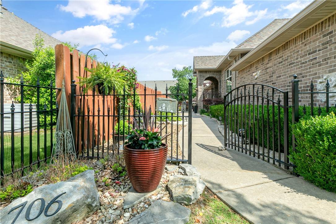 Bentonville, AR 72712,706 NW Twin Creeks Ln