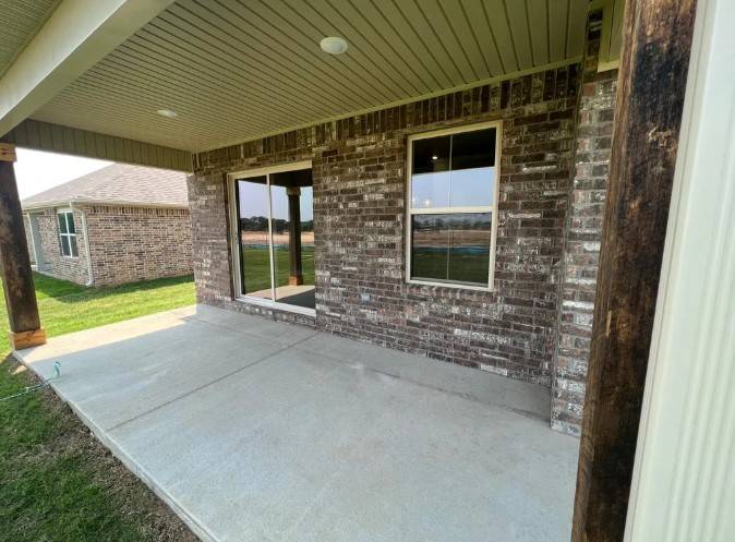 Tontitown, AR 72762,726 Hickory Meadows Ave
