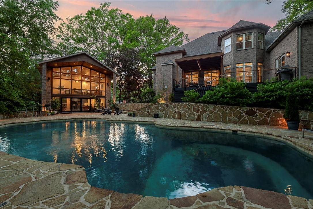904 NW Oxford Gate, Bentonville, AR 72712