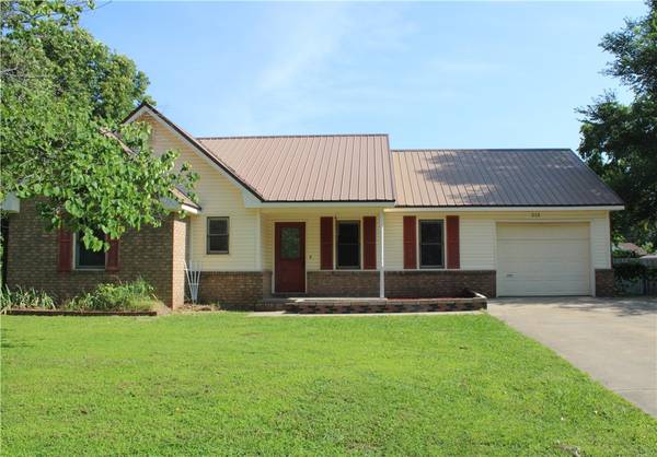 315 E Adams St, Lincoln, AR 72744