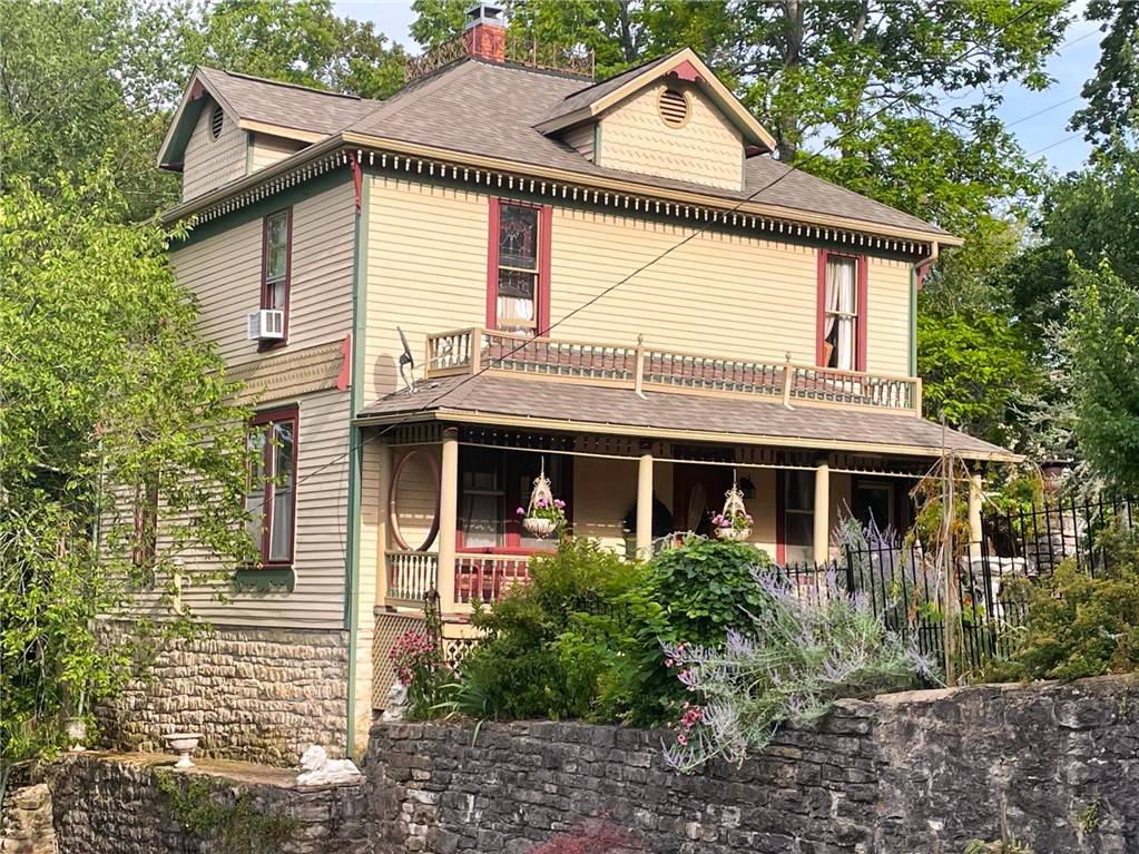 Eureka Springs, AR 72632,31 Eureka St