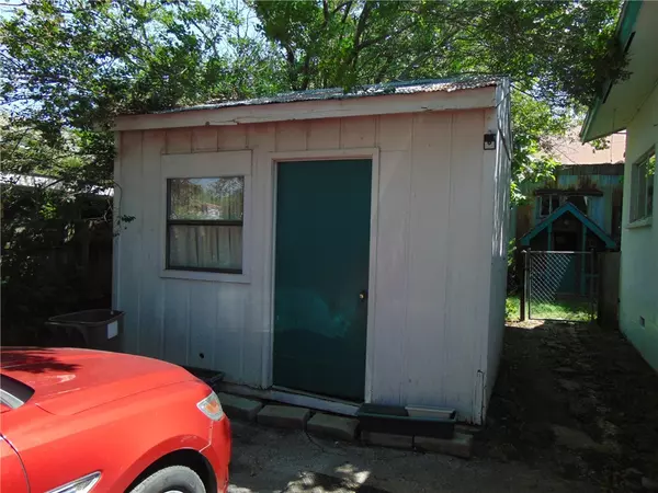 Berryville, AR 72616,105 Hubbert St