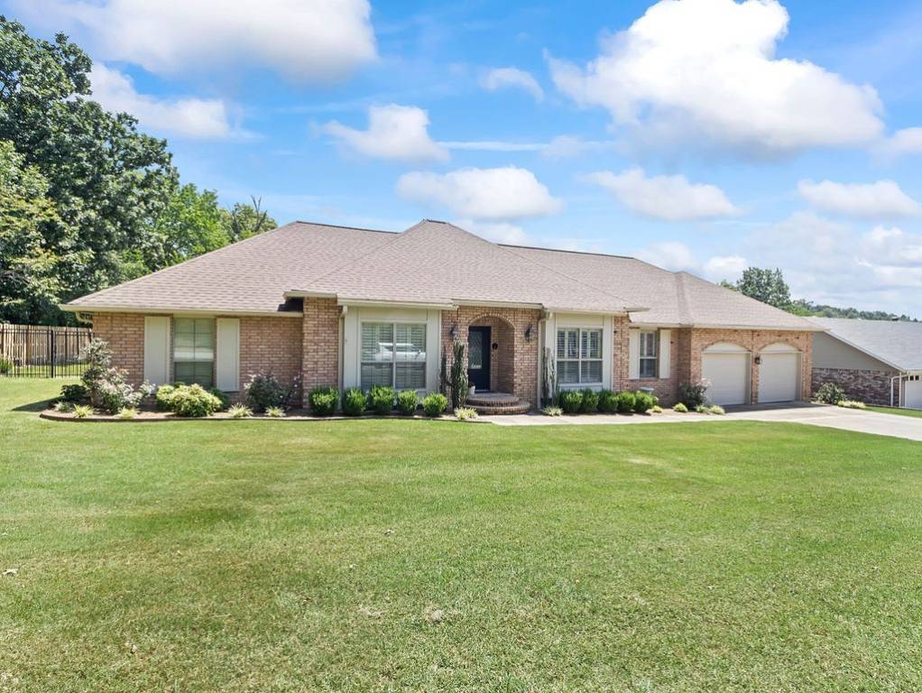 201 Michelle St, Springdale, AR 72764