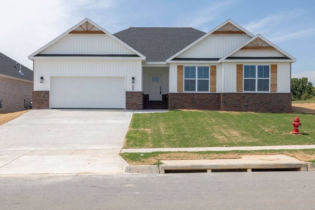 140 Eagle Mountain St, Prairie Grove, AR 72753