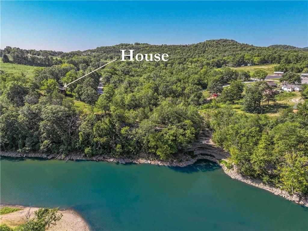 17982 FR 2262, Eagle Rock, MO 65641