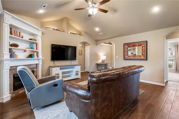 Cave Springs, AR 72718,807 Dollar St