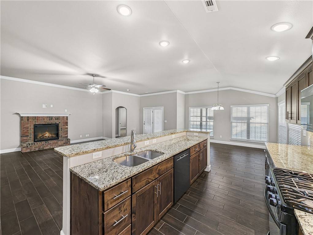 Bentonville, AR 72713,6110 NW Ettie May St
