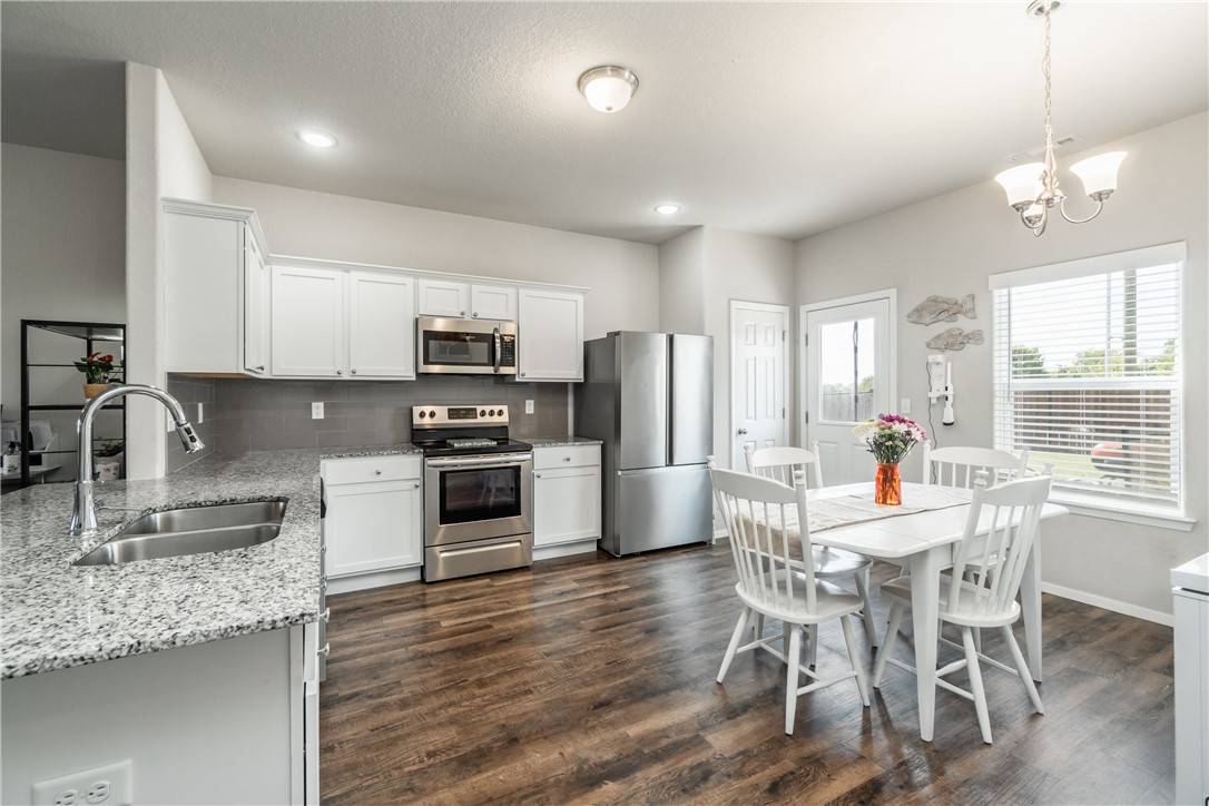 Bentonville, AR 72713,7004 SW Chalkstone Rd