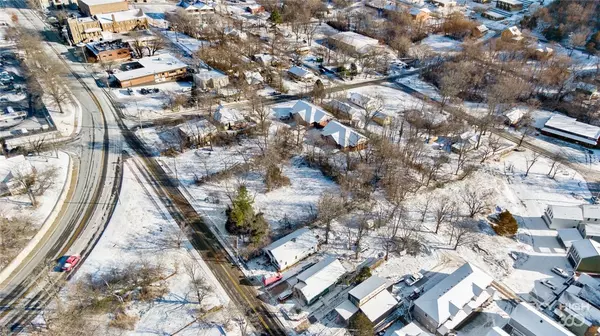 Fayetteville, AR 72701,222 S College Ave