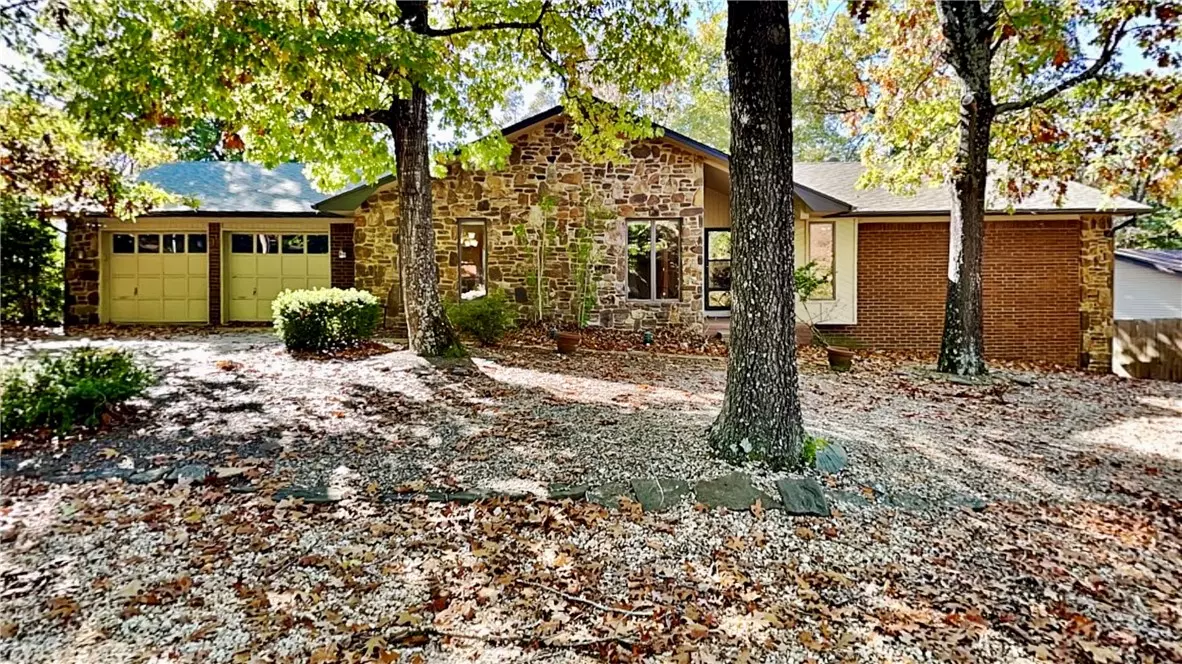 Bella Vista, AR 72715,1 Bedale Ln