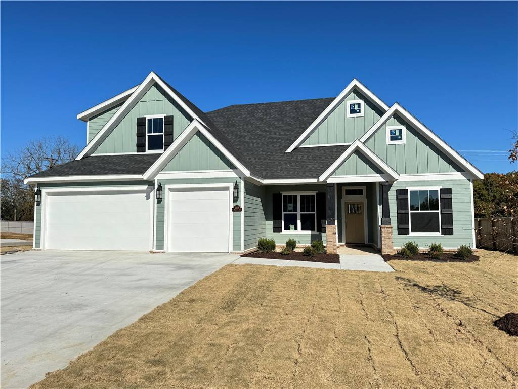 6205 W Star Light Dr, Rogers, AR 72758