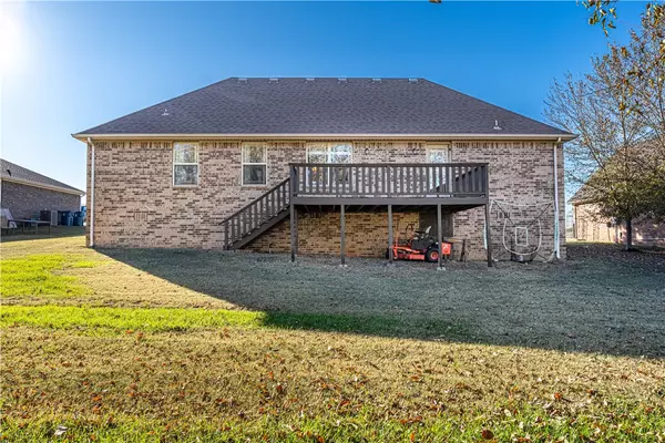 Gravette, AR 72736,102 Lion Dr