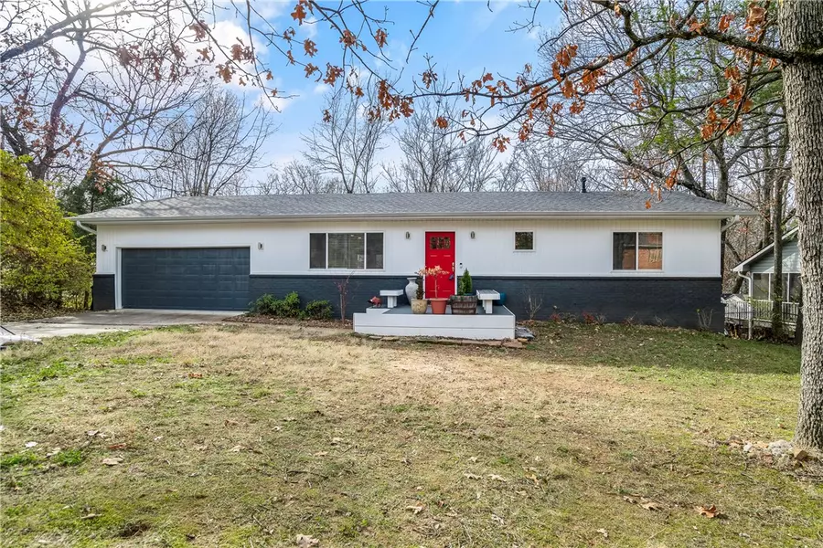 2411 N Azalea Ter, Fayetteville, AR 72703