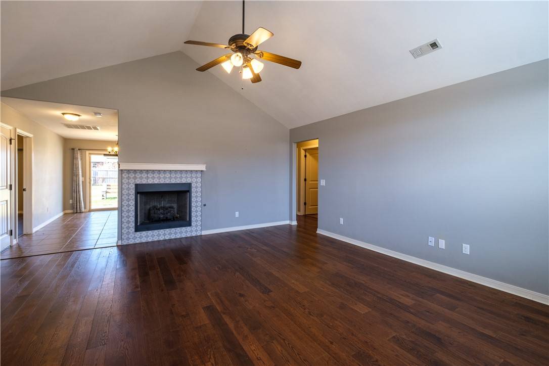Fayetteville, AR 72704,489 N Drewrys Bluff Dr