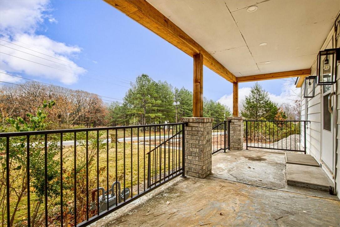 Fayetteville, AR 72701,245 Happy Hollow Rd
