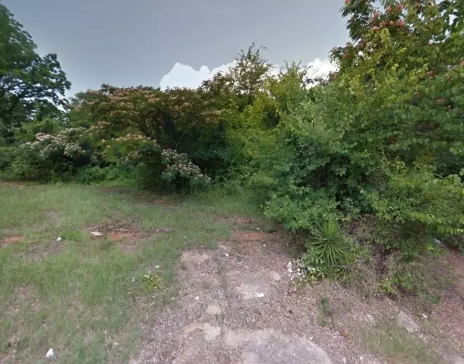 Camden, AR 71701,618 SE Secession Ave