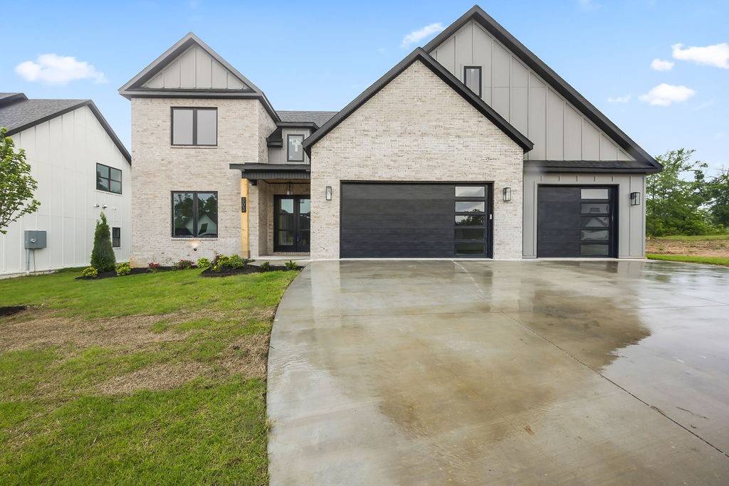303 SW Autumn Hills Rd, Bentonville, AR 72712