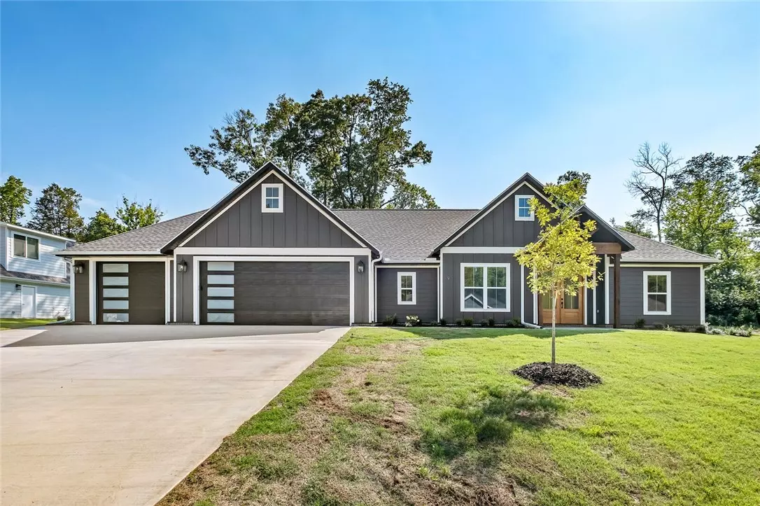 Bella Vista, AR 72715,9 Ellwood Cir