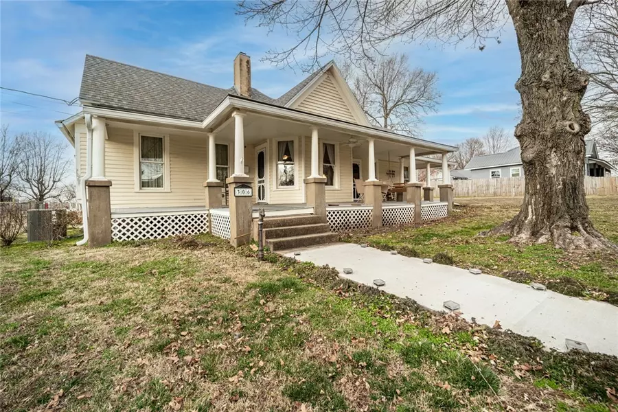 306 Huntsville St, Berryville, AR 72616