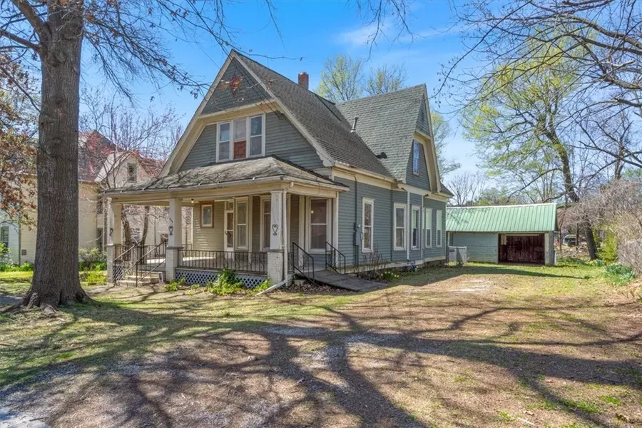 214 N Mock St, Prairie Grove, AR 72753