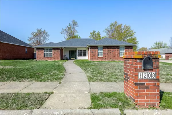 1208 N 35th St, Rogers, AR 72756