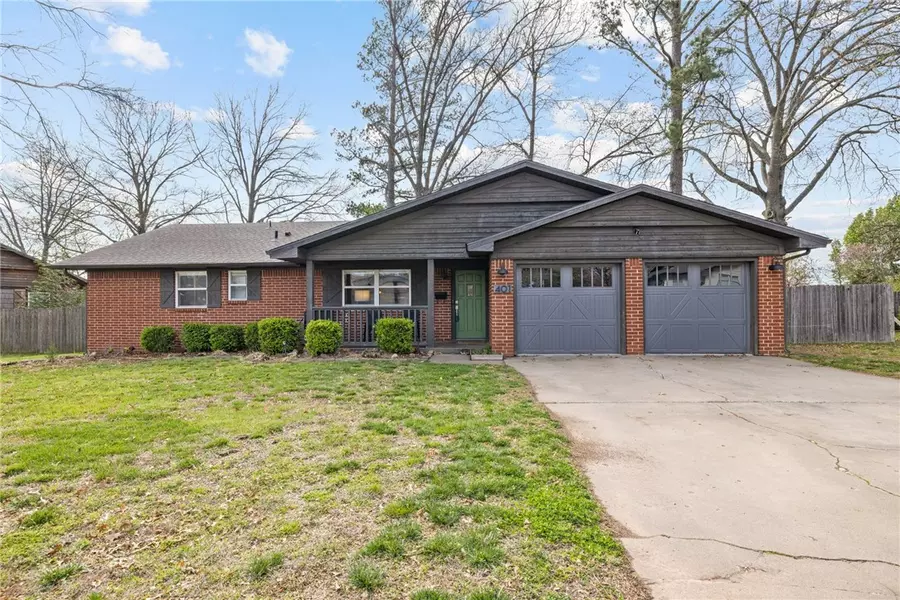 401 NW H St, Bentonville, AR 72712