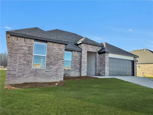 1913 Oliver St, Pea Ridge, AR 72751