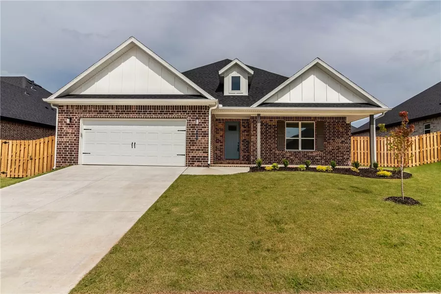 446 Casella St, Tontitown, AR 72762