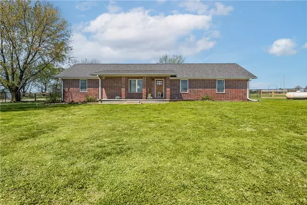 20182 Leonard Ranch Rd, Gravette, AR 72736