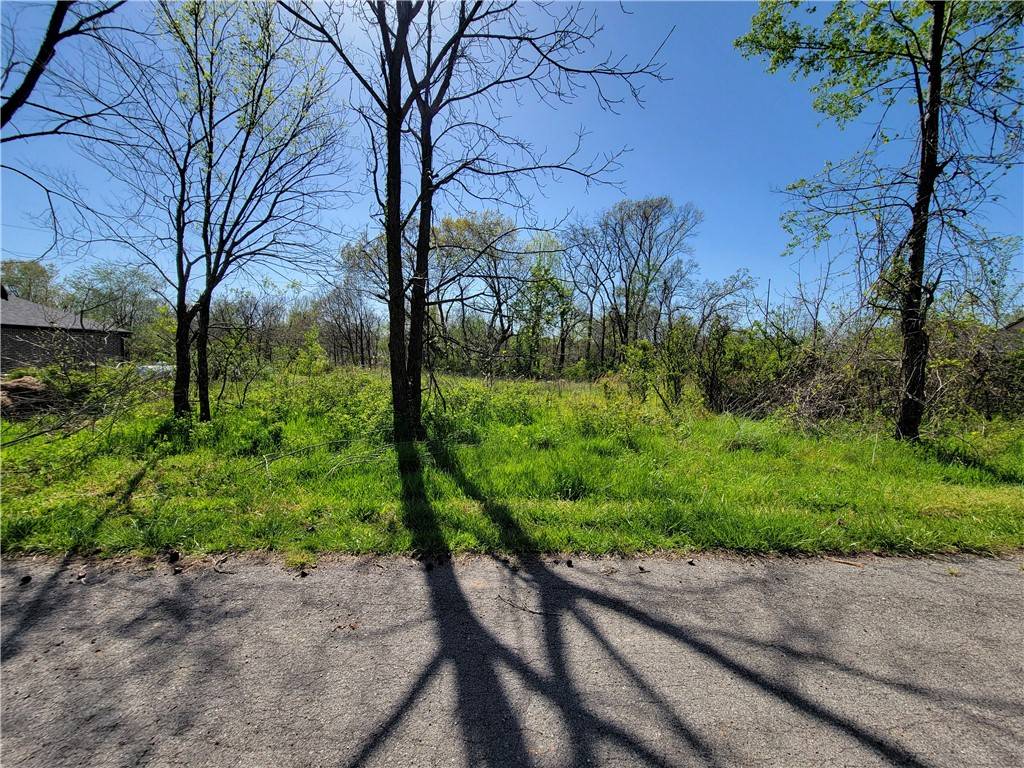 Lockhart Ln, Bella Vista, AR 72715
