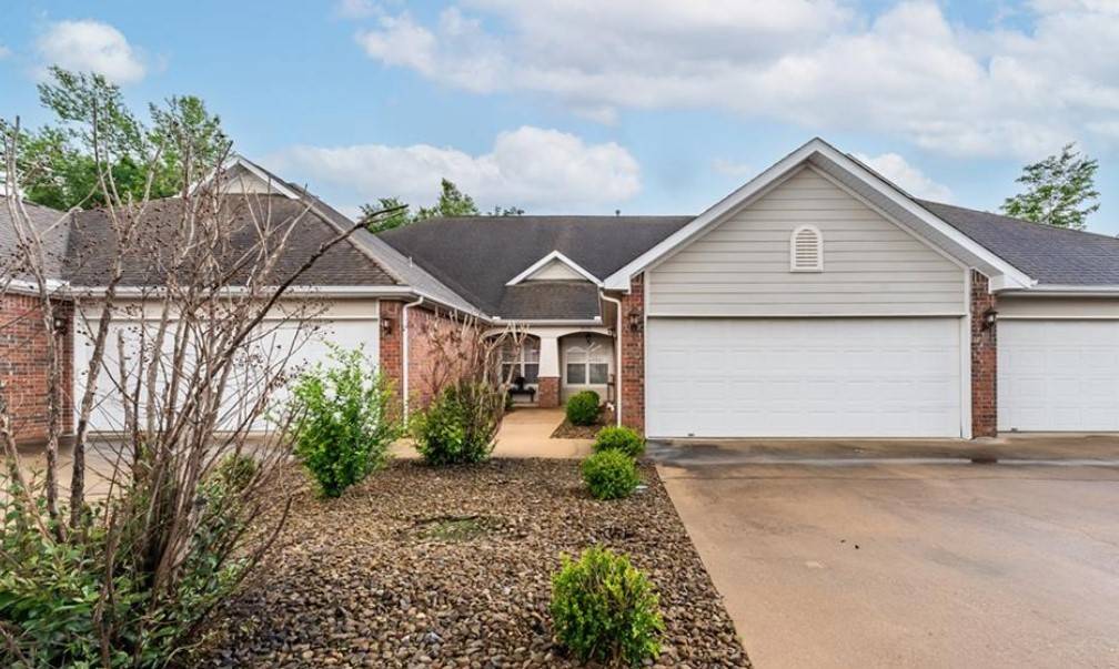 906 S Dixson St, Rogers, AR 72758