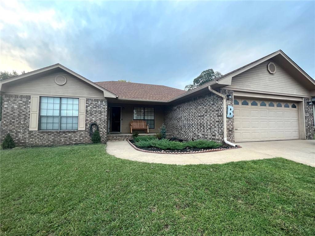 1309 N 30th St, Van Buren, AR 72956