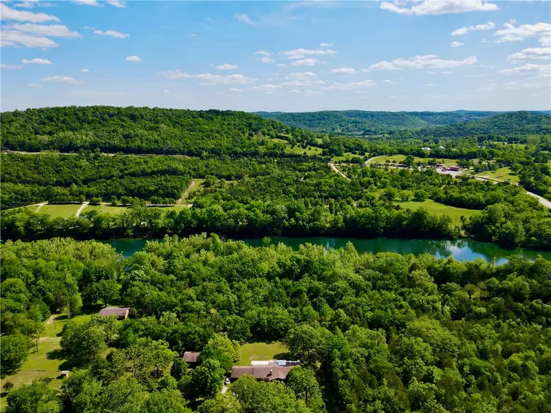 256 County Road 2120, Eureka Springs, AR 72631