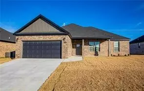 1030 E Skyline Loop, Centerton, AR 72719