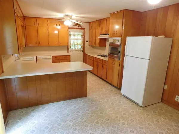 Jasper, AR 72641,103 S Mountain St