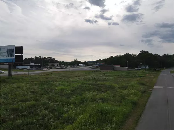 Marshall, AR 72650,247 S Highway 65