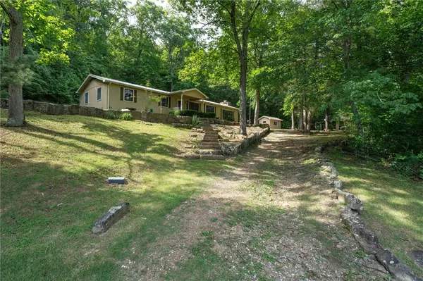 Combs, AR 72721,12019 Highway 295