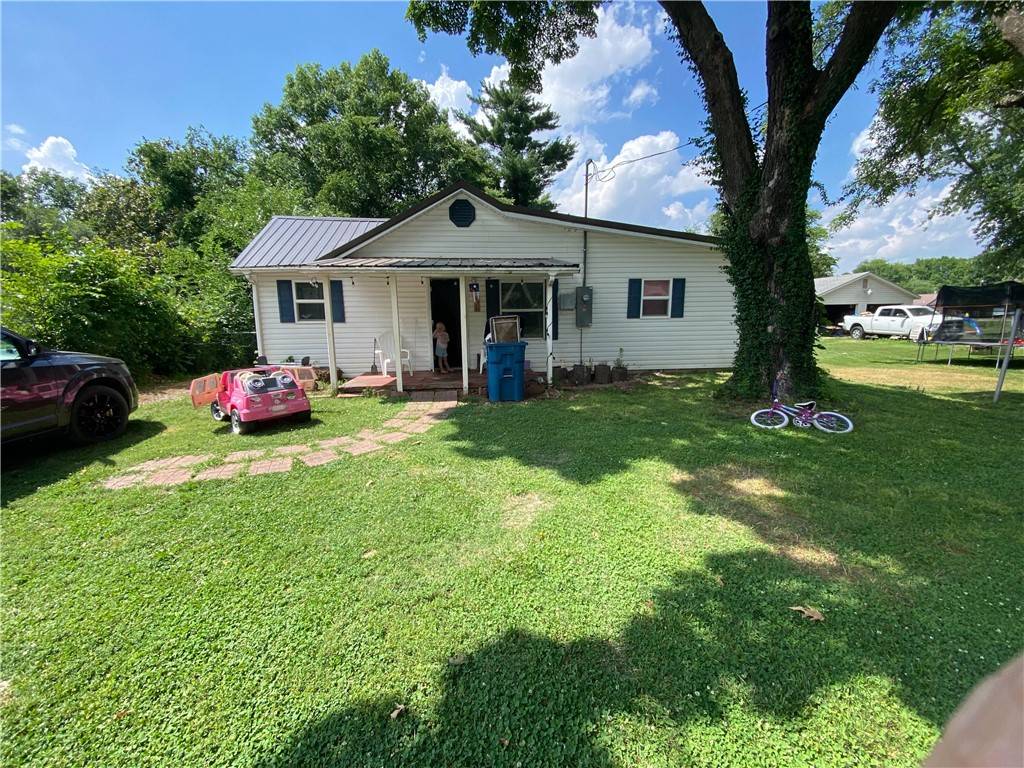 423 Oneida St, Other Mo, MO 64865