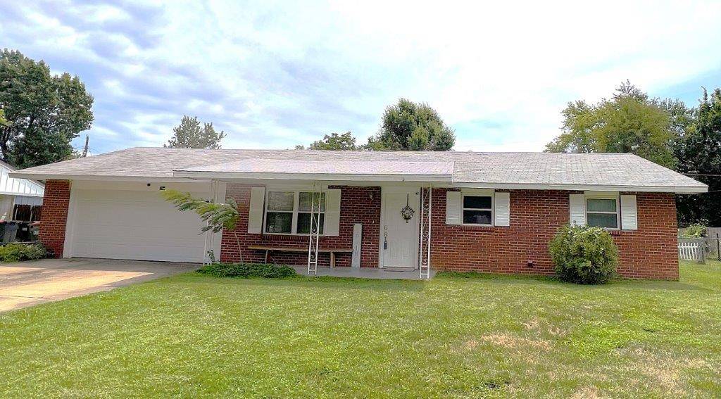 715 Hinshaw Dr, Springdale, AR 72762