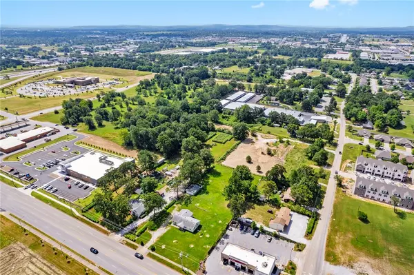 Springdale, AR 72762,5085 Elm Springs Rd