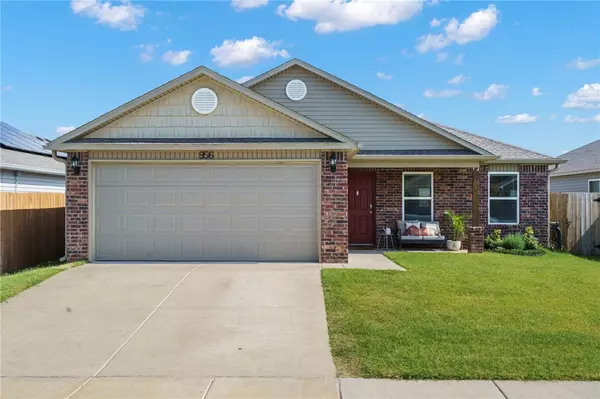 956 E Starling St, Fayetteville, AR 72701