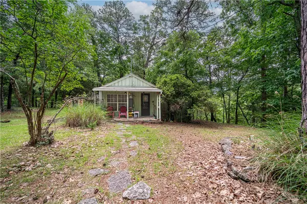 60 Clay St, Eureka Springs, AR 72632