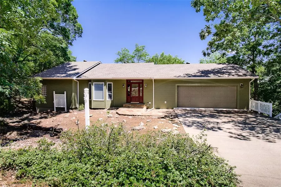 44 Beaver Dr, Holiday Island, AR 72631